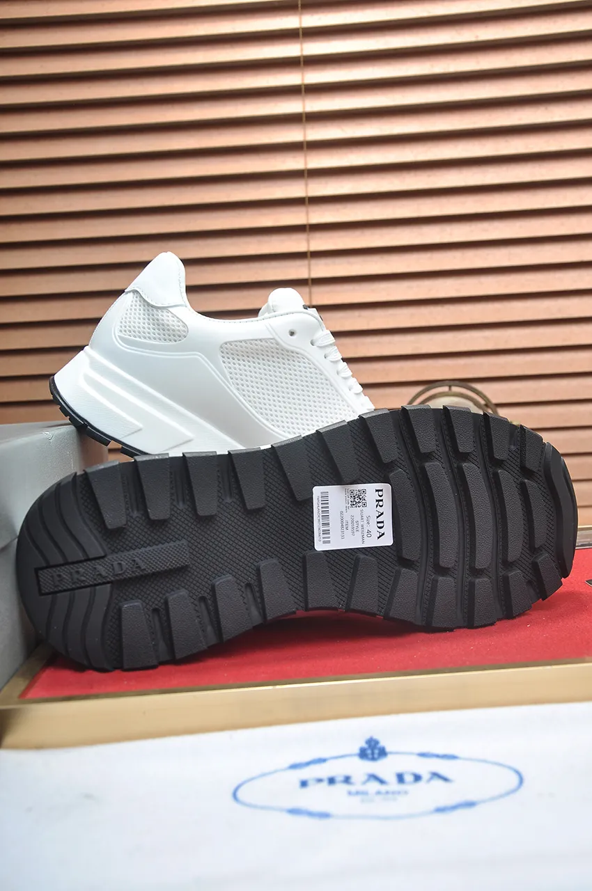 Men's shoes 💰580💶 [PRADA] Top original items, new seasonal styles, high-quality original items, top-grade high-mercerized cowhide combined with original breathable fabric + imported glue, imported stretch fabric inside with original cowhide feet, original thick outsole! Quality guaranteed! Code 38-45 (45 customized)